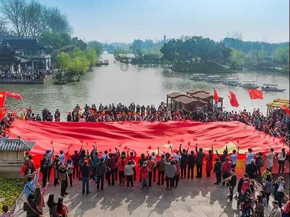 畅谈心情,尽在许多人都嘲讽张杰靠老婆,他真的是靠老婆才火的吗?